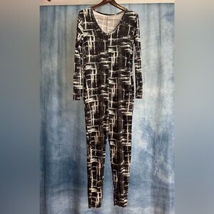 Black and White Adult Bamboo Long sleeve Romper, Size S